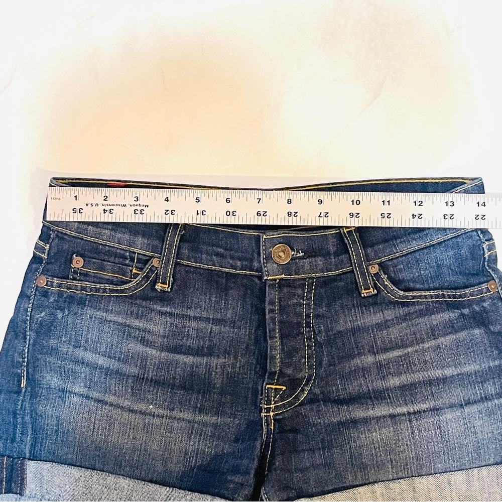 7 For All Mankind Jean Shorts Women’s Size 25 Mid Roll Up Denim New York Dark - Picture 6 of 8